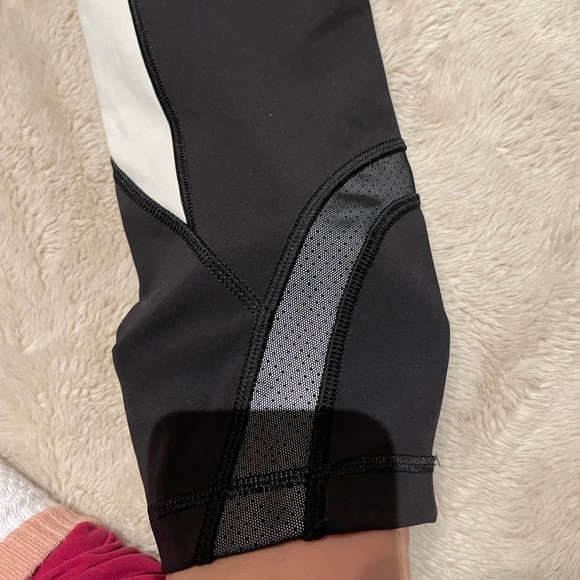 Lululemon crop legging , SIZE 6 - Picture 8 of 10